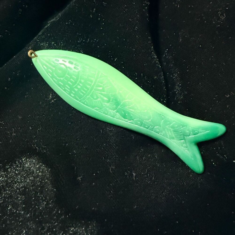 Vintage Jade Green 3D Carved Fish Pendant Charm